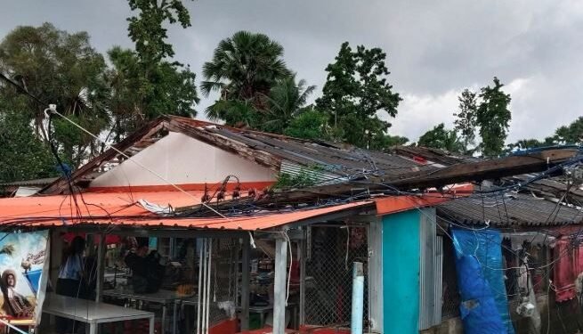 THAILAND में तबाही, सोंगखला में लैंडस्पाउट का कहर बवंडर और भयानक बाढ़ ने मचाई तबाही ,सैकड़ों घर हुए जलमग्न