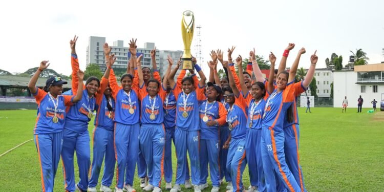 भारतीय ब्लाइंड महिला टीम का कमाल, दुनिया को दिखाया असली हौसला,नेपाल को 7 विकेट से हराकर भारत ने उठाई पहली वर्ल्ड कप ट्रॉफी