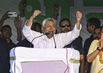 BIHAR में नई सरकार का आगाज़, नीतीश कुमार ने सौंपा राज्यपाल को अपना इस्तीफा, 20 नवंबर को लेंगे 10वीं बार मुख्यमंत्री पद की शपथ