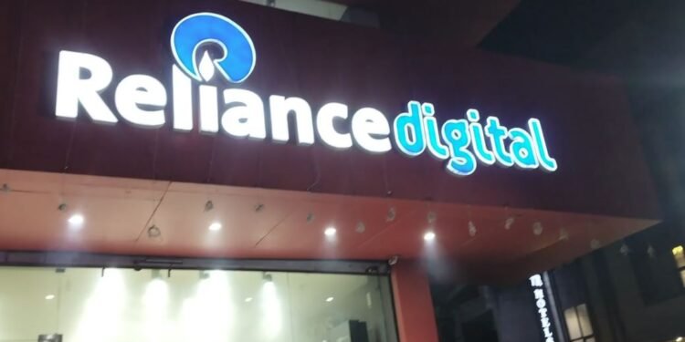 AMBALA में टला बड़ा हादसा , देर रात लगी रिलायंस डिजिटल स्टोर में आग, फायर ब्रिगेड ने समय रहते किया काबू