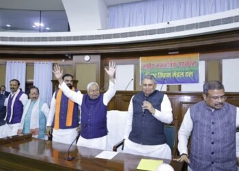 NITISH KUMAR ने दिया मुख्यमंत्री पद से इस्तीफा, NDAविधायक दल ने चुना अपना नेता, कल लेंगे 10वीं बार मुख्यमंत्री पद की शपथ