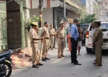 MEERUT VIGILENCE TEAM ने सहारनपुर में रिटायर्ड पुलिस के घर पर की छापेमारी, 2.92  करोड़ की संपत्ति का हुआ खुलासा ,  करोड़ों की संपत्ति जांच के दायरे में