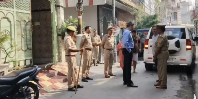 MEERUT VIGILENCE TEAM ने सहारनपुर में रिटायर्ड पुलिस के घर पर की छापेमारी, 2.92 करोड़ की संपत्ति का हुआ खुलासा , करोड़ों की संपत्ति जांच के दायरे में