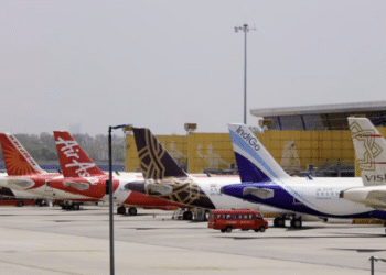 ज्वालामुखी राख ने रोकी हवाई सेवाएं: दिल्ली एयरपोर्ट पर उथल-पुथल, यात्रियों की बढ़ी परेशानी