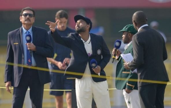 IND vs SA: गुवाहाटी टेस्ट में India के लिए करो या मरो मुकाबला शुरू, शुभमन गिल हुए बाहर, पंत की कप्तानी में भारत का बड़ा इम्तिहान