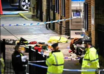 BRITAIN कैंब्रिजशायर ट्रेन में हुई चाकूबाजी, 10 यात्री घायल , 9 की हालत गंभीर  पुलिस ने किए 2 संदिग्ध गिरफ्तार, ट्रेन हमले के बाद LNER सेवा हुई में बाधित