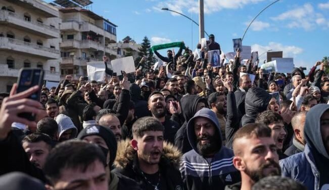 SYRIA के तटीय इलाकों में हिंसा, अलावी समुदाय के प्रदर्शन में 4 लोगों की मौत, 60 से ज्यादा घायल,देश में  तनाव चरम पर