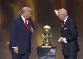 इतिहास में पहली बार, FIFA ने राजनीति में योगदान के लिए ट्रंप को शांति पुरस्कार देकर किया सम्मानित, FIFA 2026 वर्ल्ड कप का ड्रॉ बना स्पेशल
