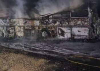 KARNATAKA के चित्रदुर्ग में भीषण सड़क हादसा, बस में आग लगने से 11 लोगों की जिंदा जलकर मौत,20 से अधिक लोग घायल