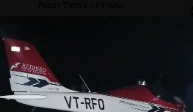 MADHYA PRADESH के सिवनी में बड़ा विमान हादसा टला, ट्रेनी प्लेन हाई-टेंशन लाइन से टकराया,दो पायलट घायल, 90 गांवों की बिजली गुल