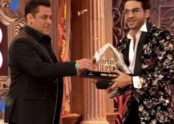 BIGG BOSS SEASON 19 के विनर बने गौरव खन्ना,ट्राफी पर किया कब्जा,50 लाख रुपये मिला कैश प्राइज,फरहाना रहीं फर्स्ट-रनर अप