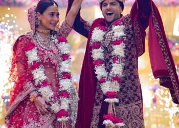 बिदाई’ एक्ट्रेस SARA KHAN ने की शादी, रामायण में लक्ष्मण का किरदार निभा चुके सुनील लहरी के बेटे कृष पाठक से की हिंदू रीति-रिवाज से शादी