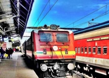 RAIL यात्रियों को लगा बड़ा झटका, 26 दिसंबर 2025 से जनरल, मेल/एक्सप्रेस और AC ट्रेनों का बढ़ा किराया,लोकल ट्रेन और MST यात्रियों को राहत