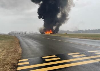 AMERICA के नॉर्थ कैरोलिना में भीषण विमान हादसा, फ्लोरिडा जा रहा जेट हुआ दुर्घटनाग्रस्त,NASCAR स्टार ग्रेग बिफल समेत 7 लोगों की मौत