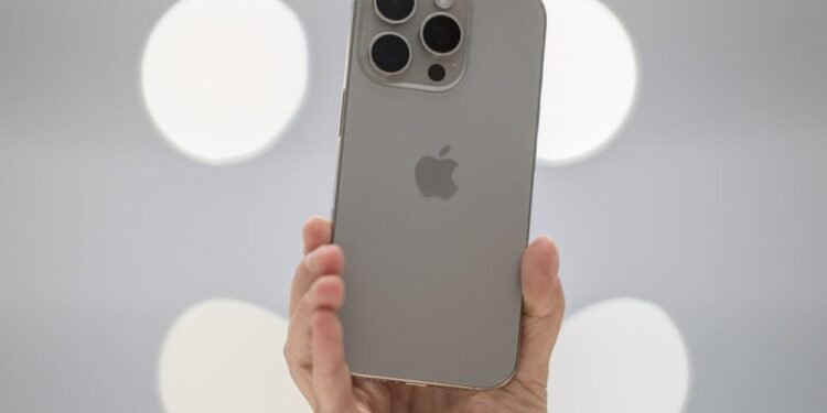 सितंबर इवेंट में नहीं आएगा iPhone 18 बेस मॉडल?