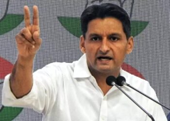 पंचकूला में HPSC घेराव, यूथ कांग्रेस पर वाटर कैनन,भर्ती मुद्दों पर सड़कों पर उतरी कांग्रेस