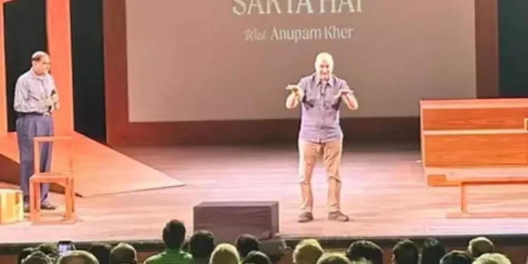 थिएटर का जादू अलग होता है, मंच पर मिलती है नई ऊर्जा: अनुपम खेर