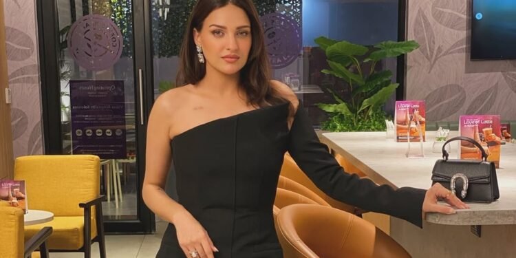 हिमांशी खुराना को जान से मारने की धमकी, 10 करोड़ रुपये की फिरौती मांगी