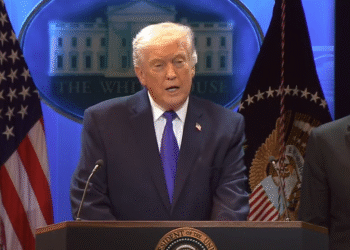 अमेरिका में टैरिफ बवाल: सुप्रीम कोर्ट के झटके के बाद ट्रम्प ने लागू किया 10% ग्लोबल टैक्स