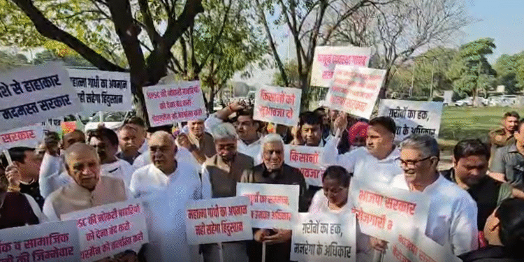 चंडीगढ़ में कांग्रेस का विधानसभा घेराव, हुड्डा के नेतृत्व में सरकार के खिलाफ जोरदार प्रदर्शन