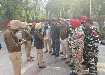 चंडीगढ़ और मोहाली के कई स्कूलों को बम से उड़ाने की धमकी, मचा हड़कंप; बच्चों को सुरक्षित घर भेजा गया