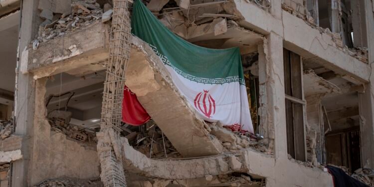 मिडिल ईस्ट में जंग तेज: ईरान-अमेरिका-इजरायल टकराव बढ़ा, तेल सप्लाई पर खतरा