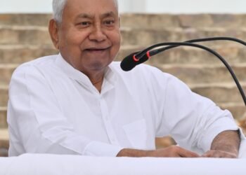 बिहार की राजनीति में बड़ा बदलाव: नीतीश कुमार ने CM पद छोड़ने का किया संकेत, राज्यसभा जाने की चर्चा तेज