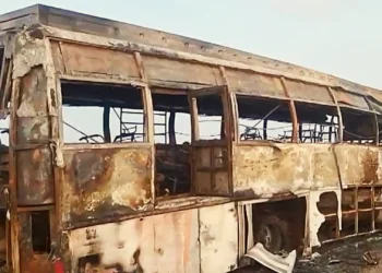 आंध्र प्रदेश में दर्दनाक हादसा: बस-लॉरी टक्कर के बाद लगी आग, 14 यात्रियों की मौत