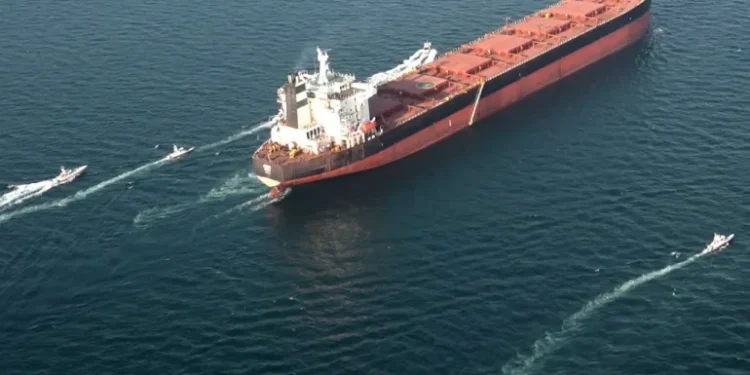 होर्मुज जलडमरूमध्य को लेकर डोनाल्ड ट्रंप और ईरान आमने-सामने: 48 घंटे के अल्टीमेटम पर बढ़ा तनाव