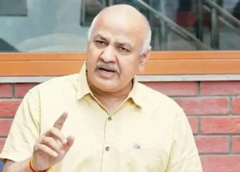 AAP बैठक में हलचल, Sisodia का बयान चर्चा में