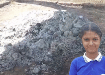 पत्नी को बुलाने के लिए बेटी की हत्या का आरोप, पिता गिरफ्तार