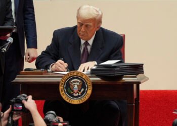 America में नागरिकता और प्रवास नीति पर विवाद ट्रम्प के बयान और पत्र से बढ़ी बहस