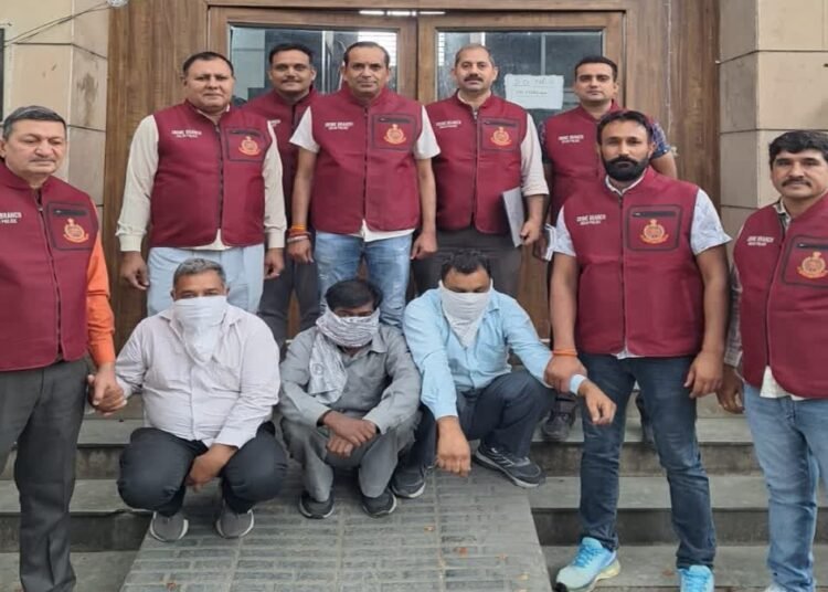 Delhi में सरकारी दवाओं की चोरी का बड़ा भंडाफोड़ 70 लाख की दवाएं बरामद 5 आरोपी गिरफ्तार