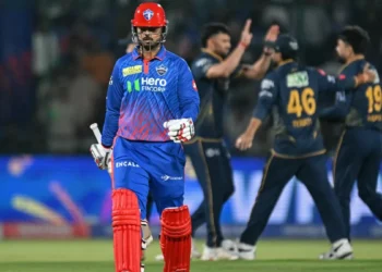 Indian Premier League में ग्लव्स विवाद, Nitish Rana भड़के