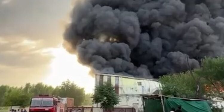 Mohali गोदाम में भीषण आग, जांच जारी