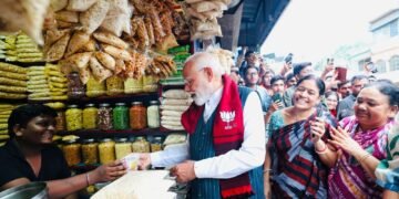 PM मोदी को झालमुड़ी खिलाने वाले विक्रेता को विदेशी नंबरों से धमकी