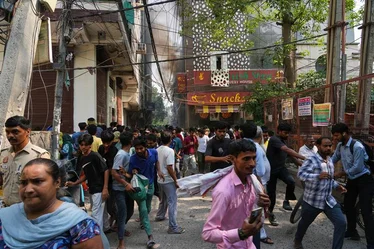 Delhi में भीषण आग, मचा हड़कंप