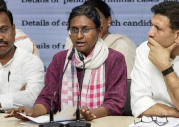 Meenakshi Natarajan को झटका, सुप्रीम कोर्ट ने सुनवाई से किया इनकार