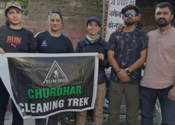 चुड़धार में प्लास्टिक संकट, सफाई अभियान तेज