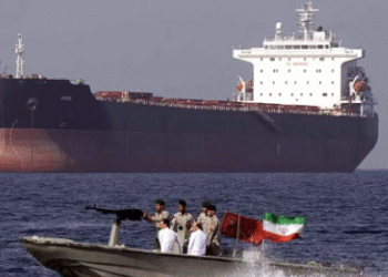 Hormuz में 30 भारतीय जहाज सुरक्षित पार