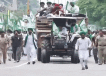 Chandigarh कूच पर अड़े किसान, मांगों को लेकर बढ़ा दबाव