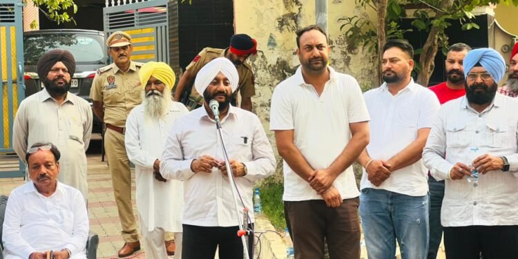 Kulwant Singh ने सुनीं ग्रामीणों की समस्याएं