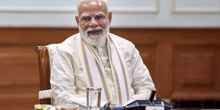इंडोनेशिया दौरे पर मोदी रक्षा EVM और व्यापार में बड़े समझौते