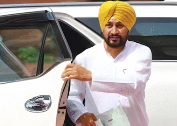 Punjab Congress में चन्नी की बैठक पर नजर