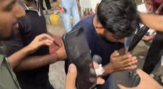 जंतर मंतर पर टेंट की मांग को लेकर अभिजीत दीपके का वीडियो वायरल