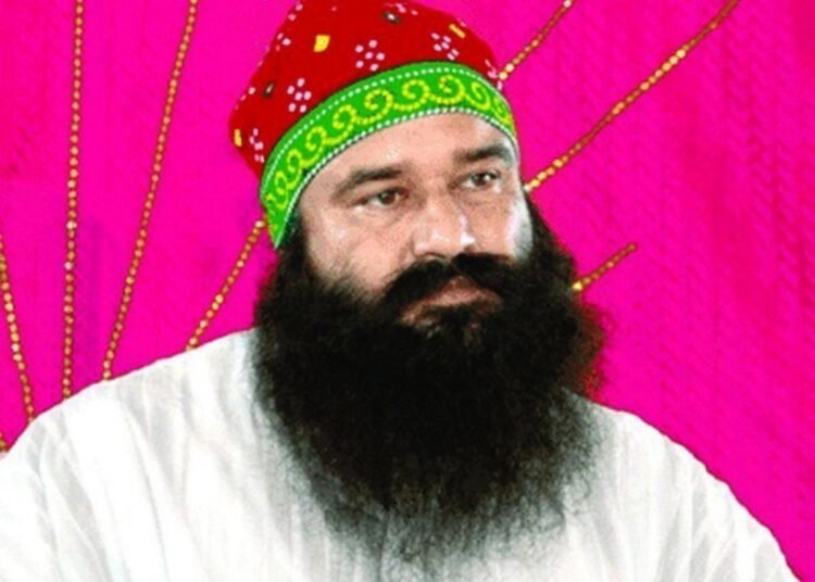 सुनारिया जेल से बाहर आए राम रहीम, सिरसा के लिए रवाना