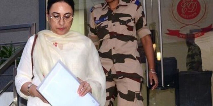 ED ਦਫ਼ਤਰ ਪਹੁੰਚੀ IAS ਕੰਵਲਪ੍ਰੀਤ ਬਰਾੜ, ਜਾਅਲੀ ਦਸਤਾਵੇਜ਼ਾਂ ਦਾ ਦੱਸਿਆ ਜਾ ਰਿਹਾ ਮਾਮਲਾ!