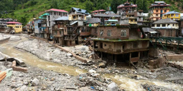 मानसून बना आफत! उत्तराखंड-हिमाचल से यूपी-दिल्ली तक भारी बारिश, बाढ़ और भूस्खलन का कहर