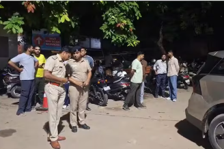 चंडीगढ़ सेक्टर-17 में छात्र की गोली लगने से मौत, हत्या या आत्महत्या की जांच में जुटी पुलिस