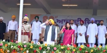 Mohali में लहराया तिरंगा, हरभजन ETO ने गिनाईं उपलब्धियां